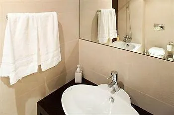 里斯波奈尔公寓酒店 *